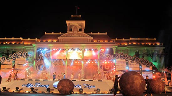 Le président Truong Tan Sang à l’ouverture du festival maritime 2013 - ảnh 1